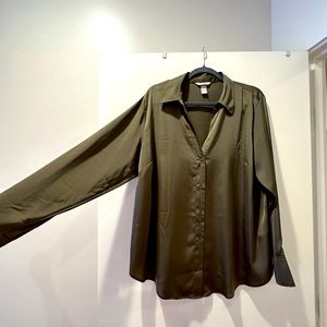 H&M olive silky button down blouse